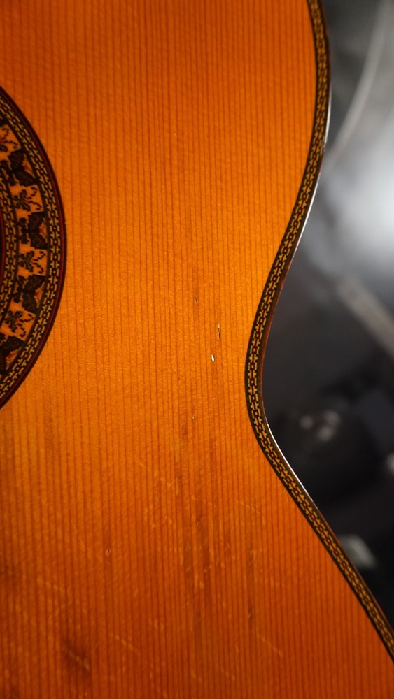 F. Himenes Modelo 300 Japan Classical Guitar w/ Chipboard Case