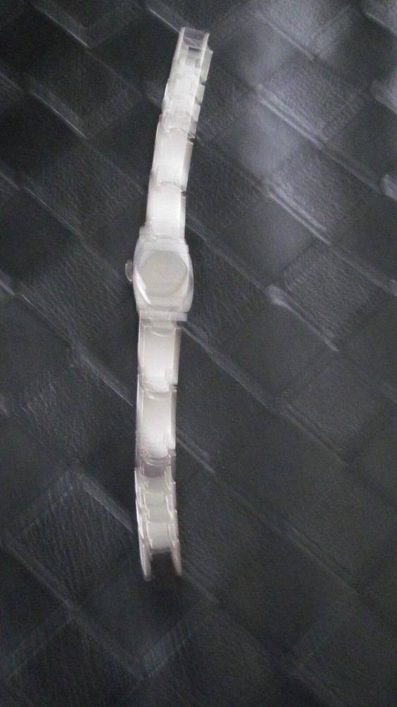 Vintage Quartz LADIES hidden covered chrome?❤