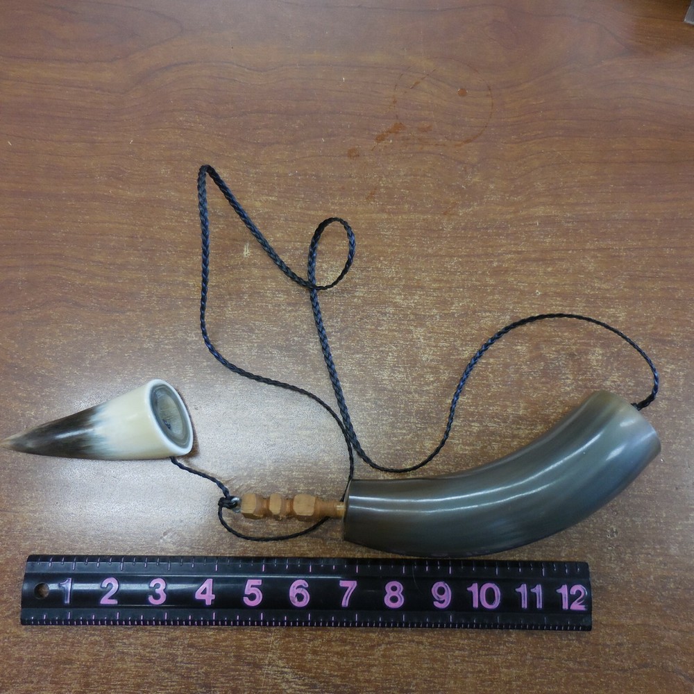 COWHORN POWDER HORN