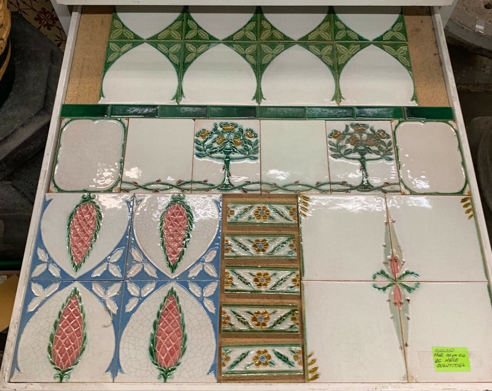 Medmenham Antique Field Tile White/Green