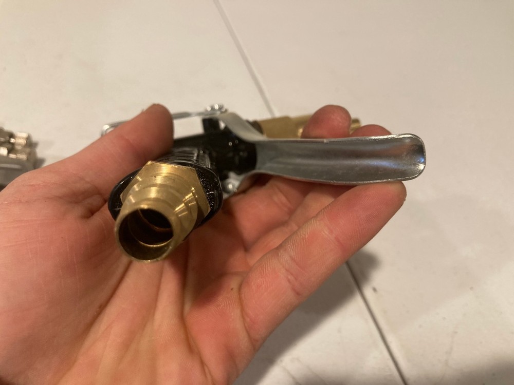 Vellade gravity-feed spray gun + High Pressure Water Spray