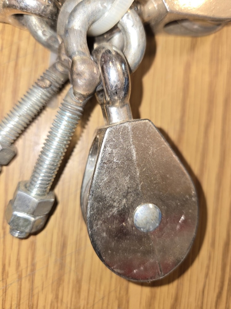 4 pulleys for rope,with Bolts Welded Onto Pullys