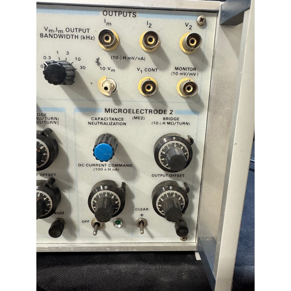 Axon Instruments Axoclamp 2A Microelectrode Current & Voltage Clamp