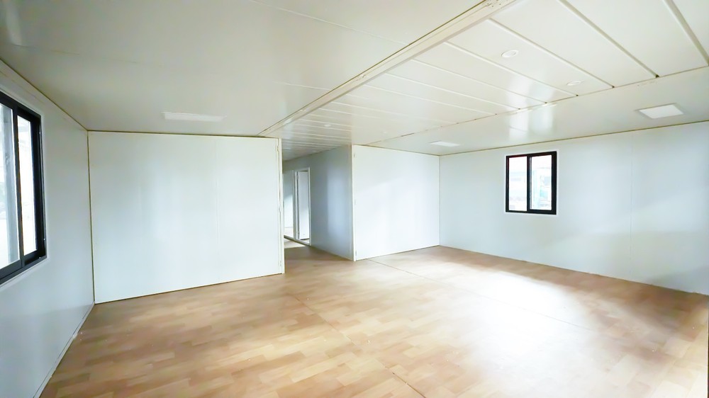 40FT Mobile Expandable Container House EMPTY - BATHROOM INCLUDED