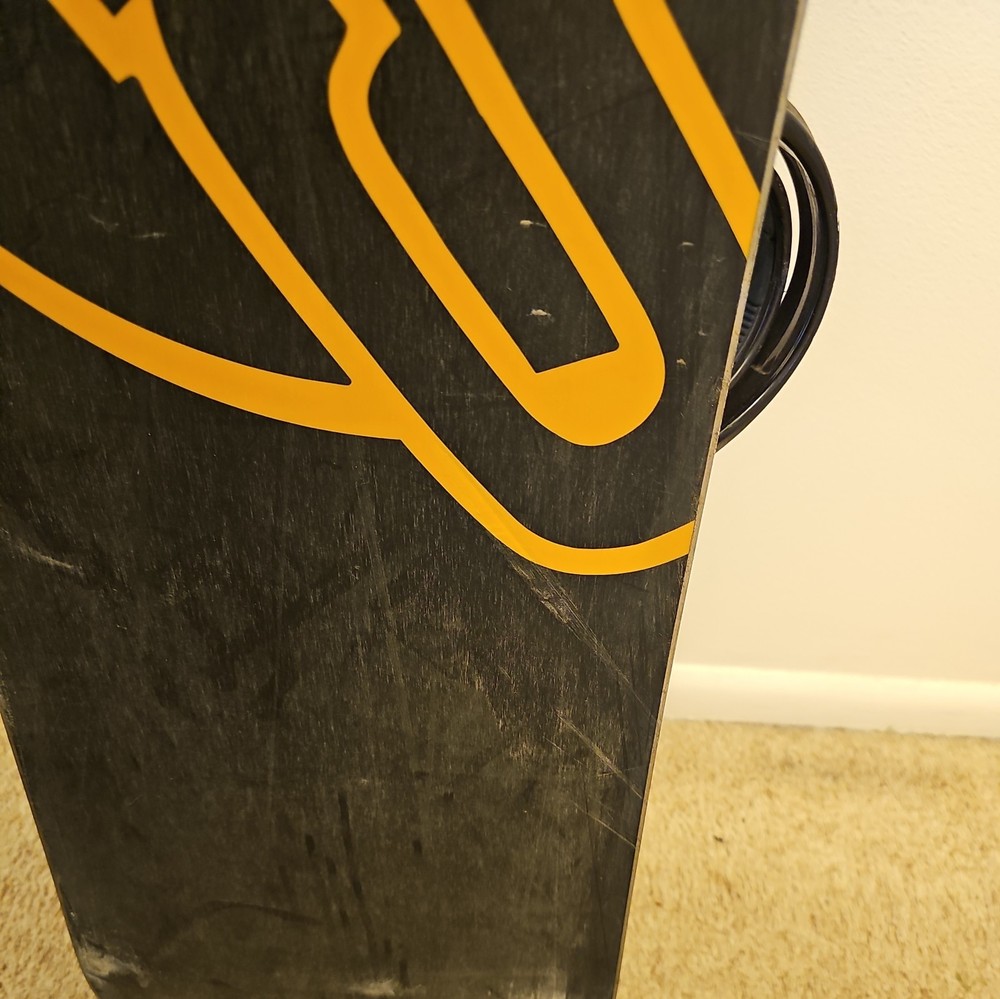 Never Summer Premier T5 Snowboard, Burton Syncro bindings