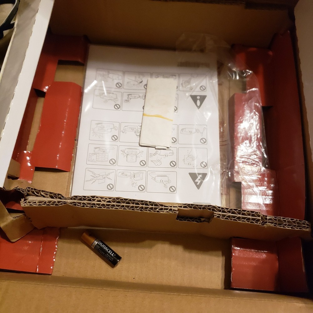 LG DVD/CD Player DP132 With USB Includes AV Cable Instructions Box (No Remote)