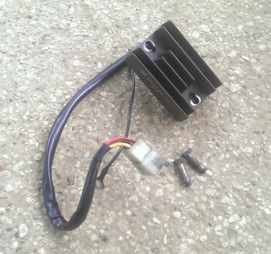 SUZUKI GN250 1993 Regulator/ Rectifier