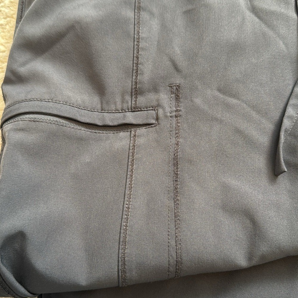 Beverly Hills Uniforms Gray Scrub Set Size Medium