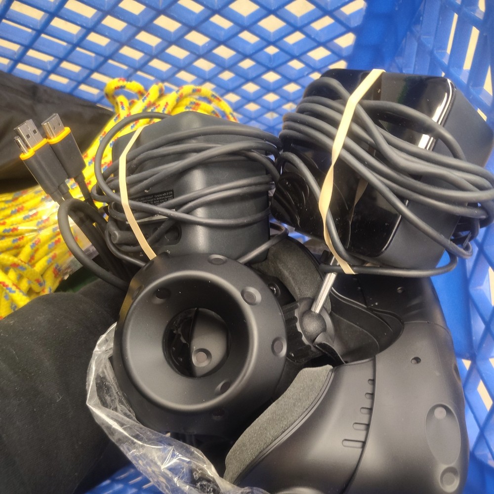 HTC Vive VR Headset Complete System - Virtual Reality Set, Fully Working