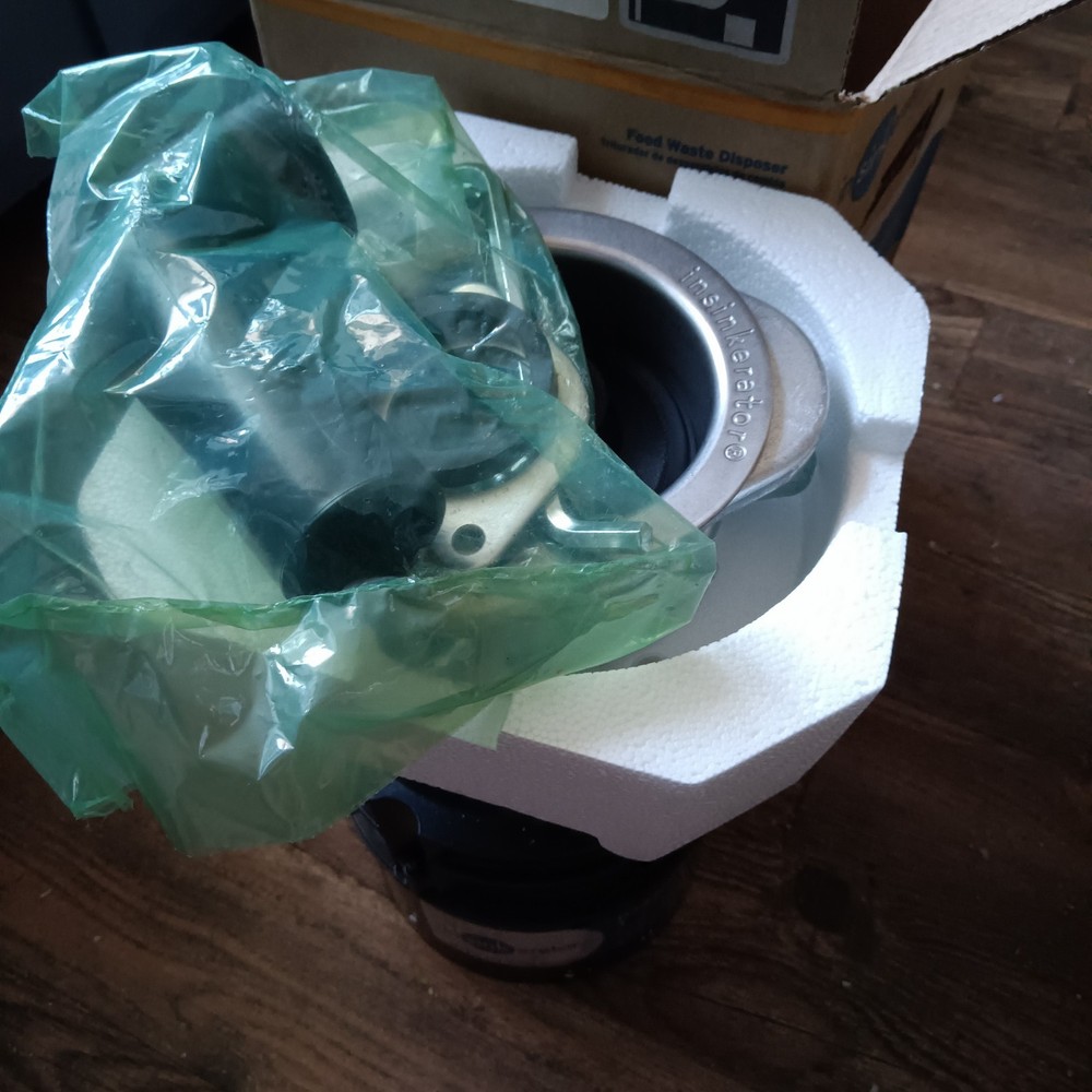 InSinkErator Badger 100 Standard Series 1/3 HP Continuous Feed Garbage Disposal