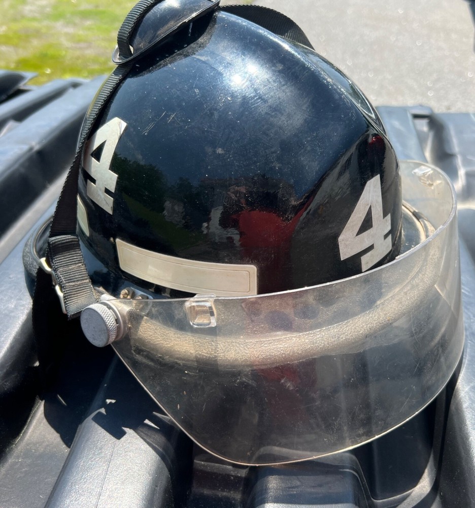 Cairns & Bros 660C Firefighter's Helmet