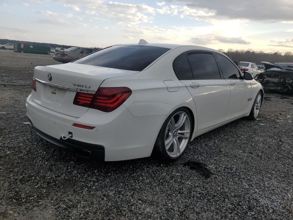 740I 2013 Glove Box 4648232