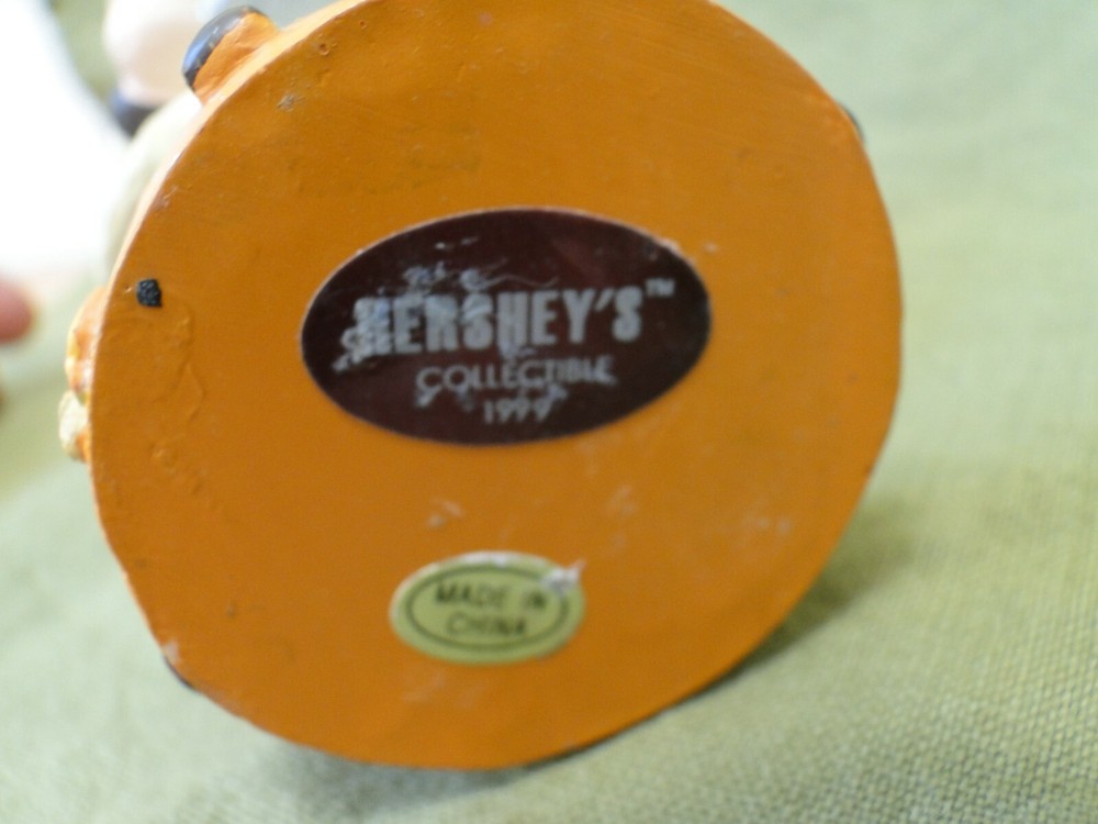 1999 Hershey's Happy Thanksgiving Figure