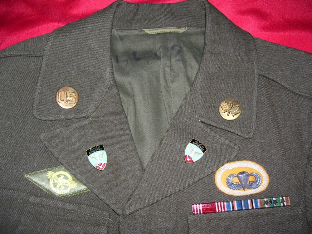 WWII NAMED RESEARCHED AIRBORNE UNIFORM COMPLETE GROUPING WITH BRING BACKS