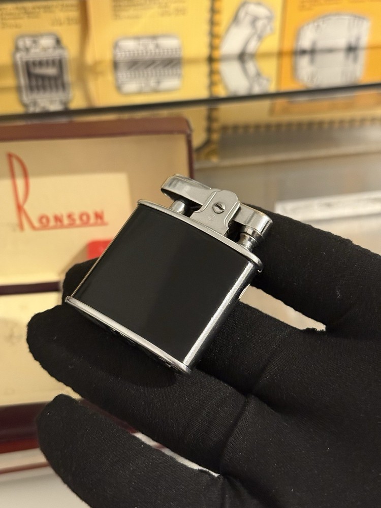 Vintage Ronson “Standard” Black Lacquer Lighter Toronto Canada