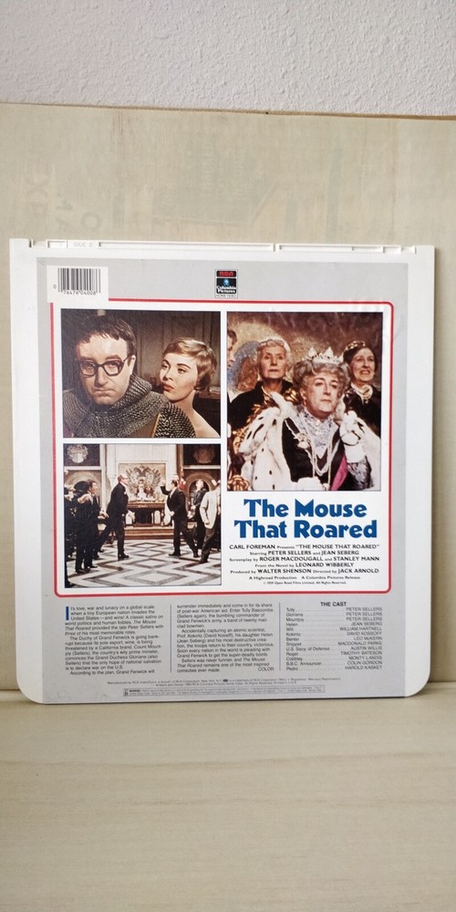 Near Mint -- The Mouse That Roared -- CED Videodisc Selectavision