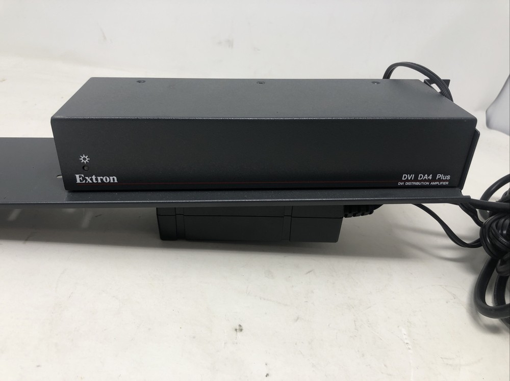 EXTRON DISTRIBUTION AMPLIFIER DVI DA4 PLUS  PREOWNED G3D