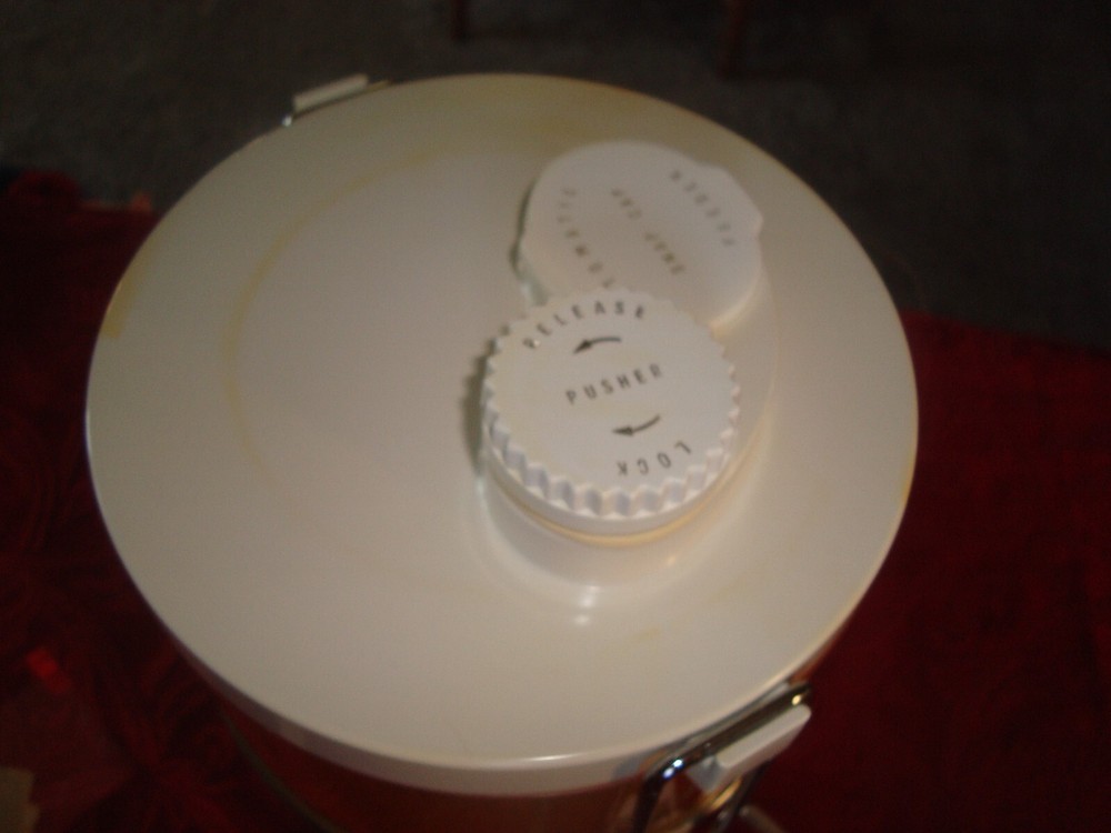 Oster Deluxe Automatic Juice Extractor Model# 357