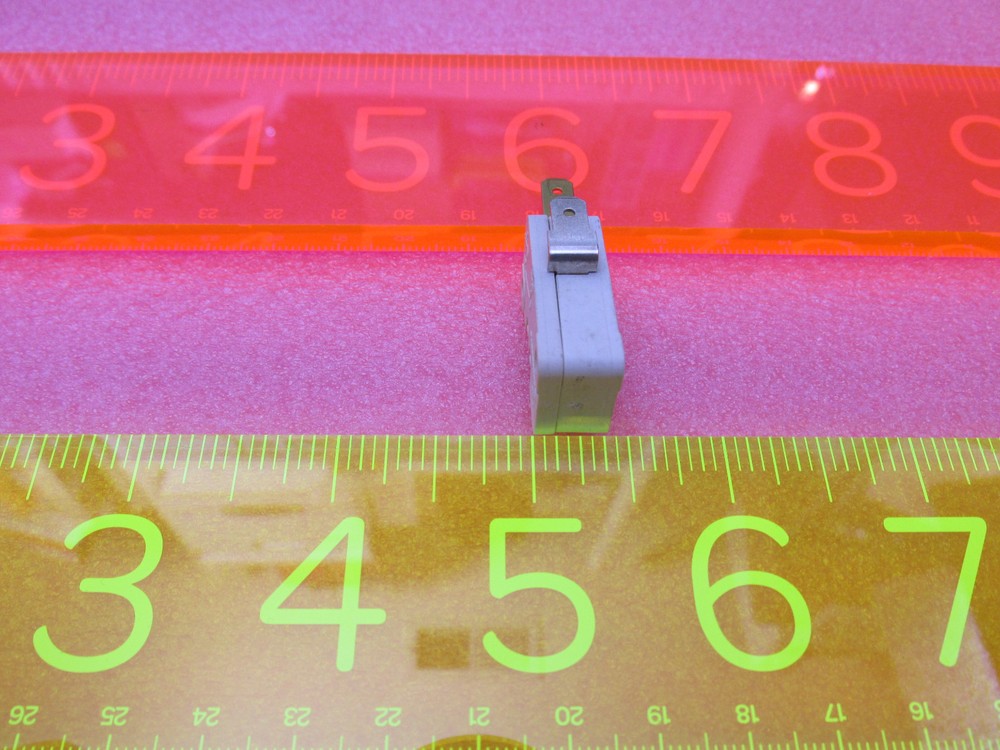 Cherry Microswitch Micro Switch 0.05 Amp 28 Vdc Gold Plated Low Current Contacts