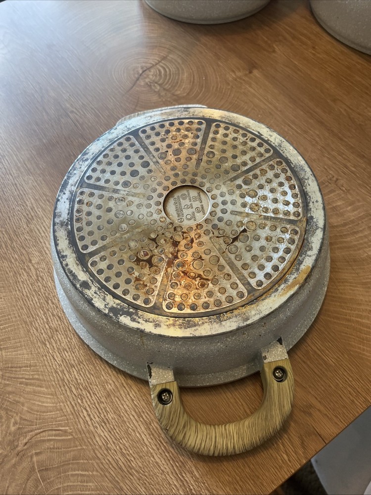 14-Piece Speckled Beige Masterclass Premium Cookware Set.