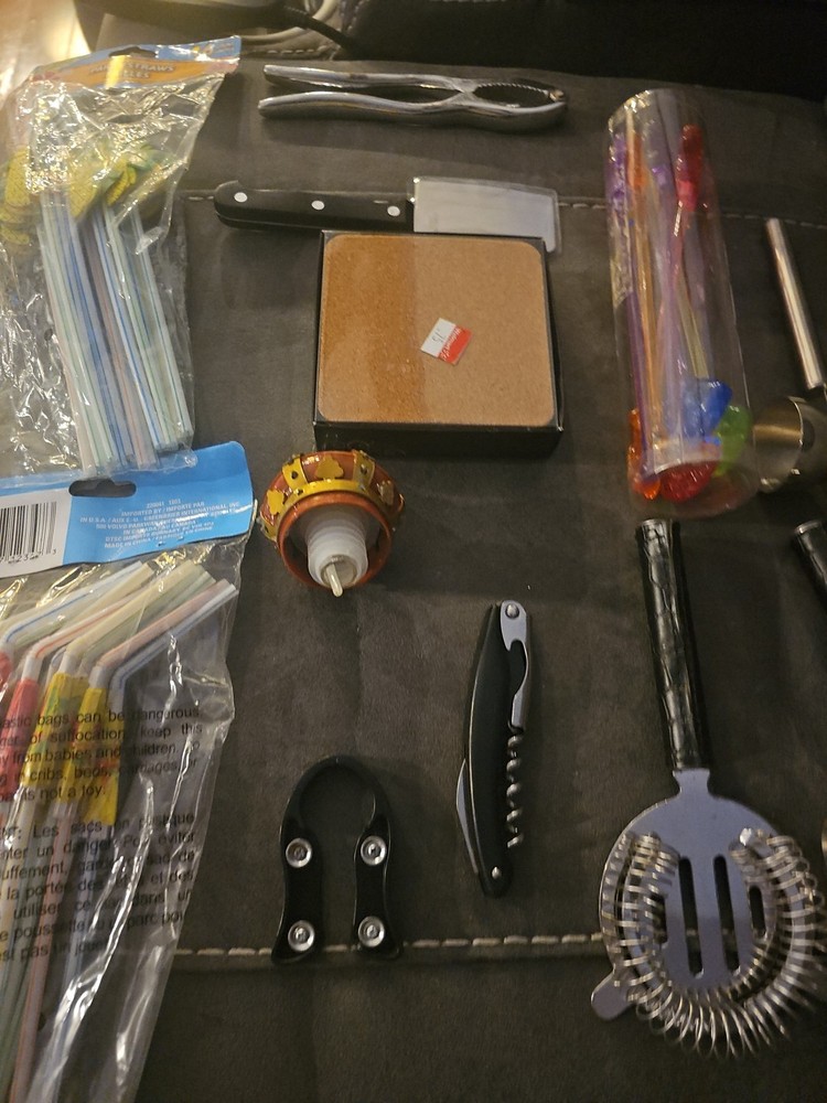 Bar & Wine Lot With 12 Items