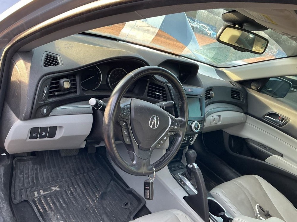 ILX 2019 Glove Box 4941275