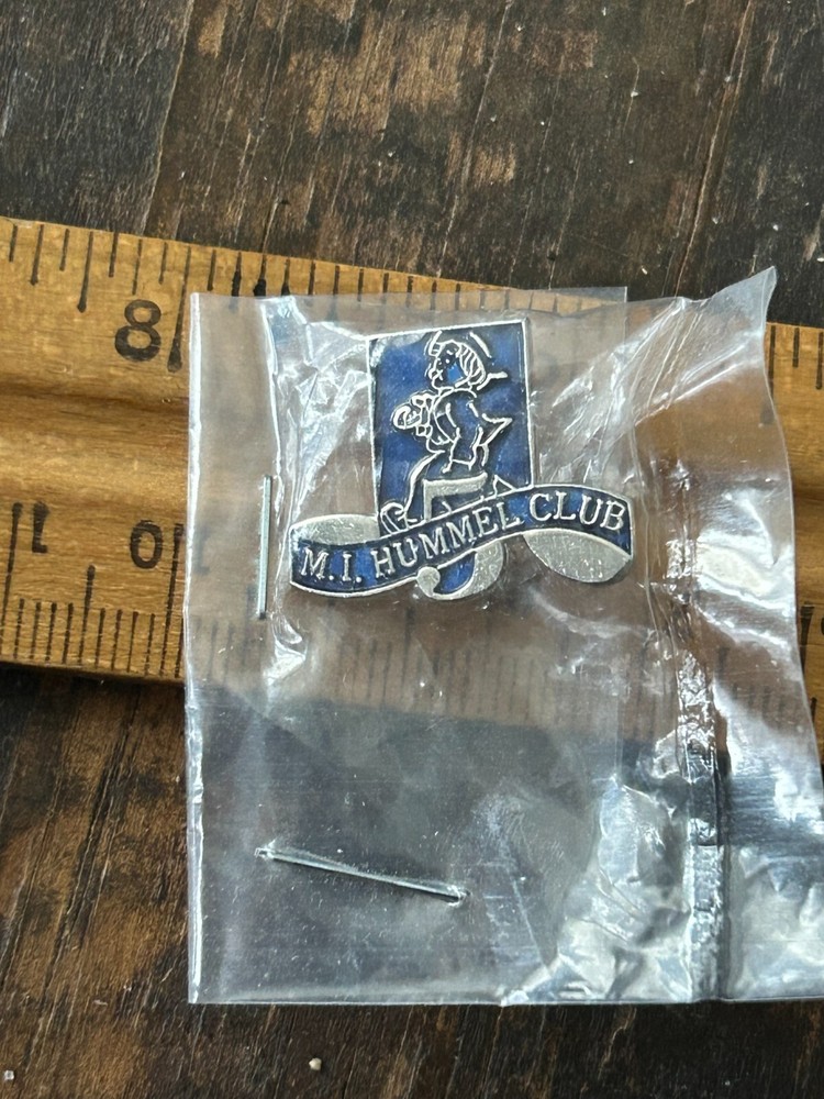 M.I. Hummel Club Pin