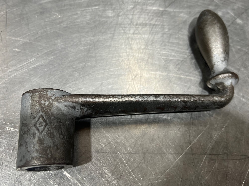 Vintage Williams No 6 cast iron milling machine handle