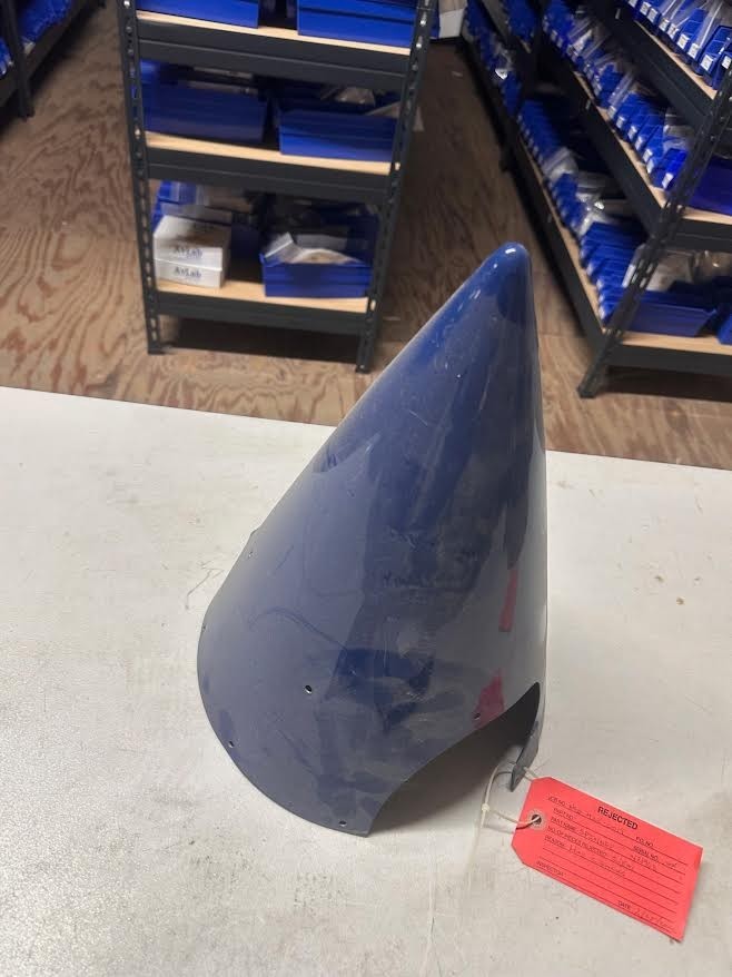 172L spinner with hairline cracks