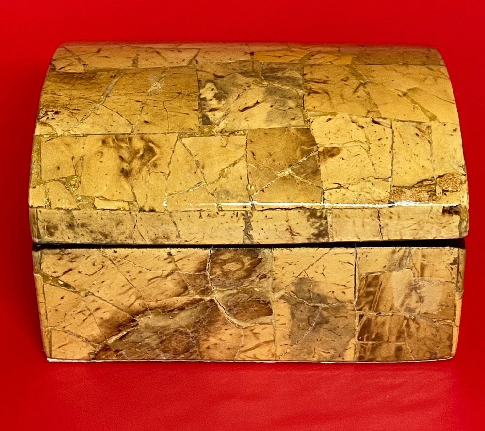 Domed Lacquered Trinket Box