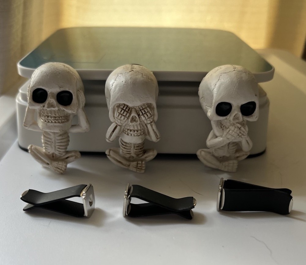 Mini Skeleton Vent Decorations Hear No Evil See No Evil Speak No Evil New