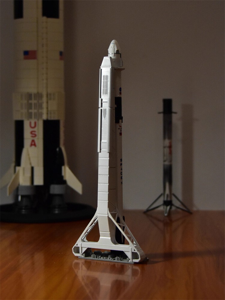 Space X Falcon 9 Crew Dragon Spacecraft Rocket +Launcher Model Toy