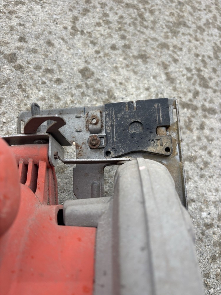 Black and Decker Circular Saw CS1000L