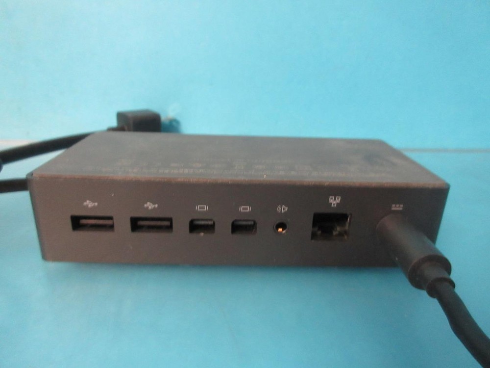 MICROSOFT SURFACE 1661 DOCKING STATION DOCK WITH AC ADAPTER POWER 1749