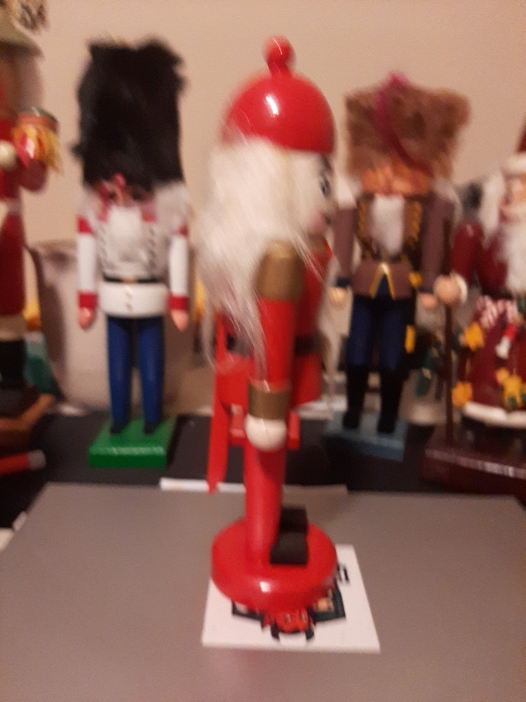 10" WOODEN NUTCRACKER !