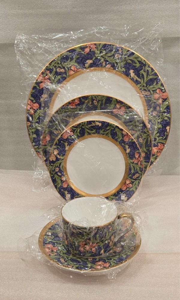 Nikko Iris Place Setting