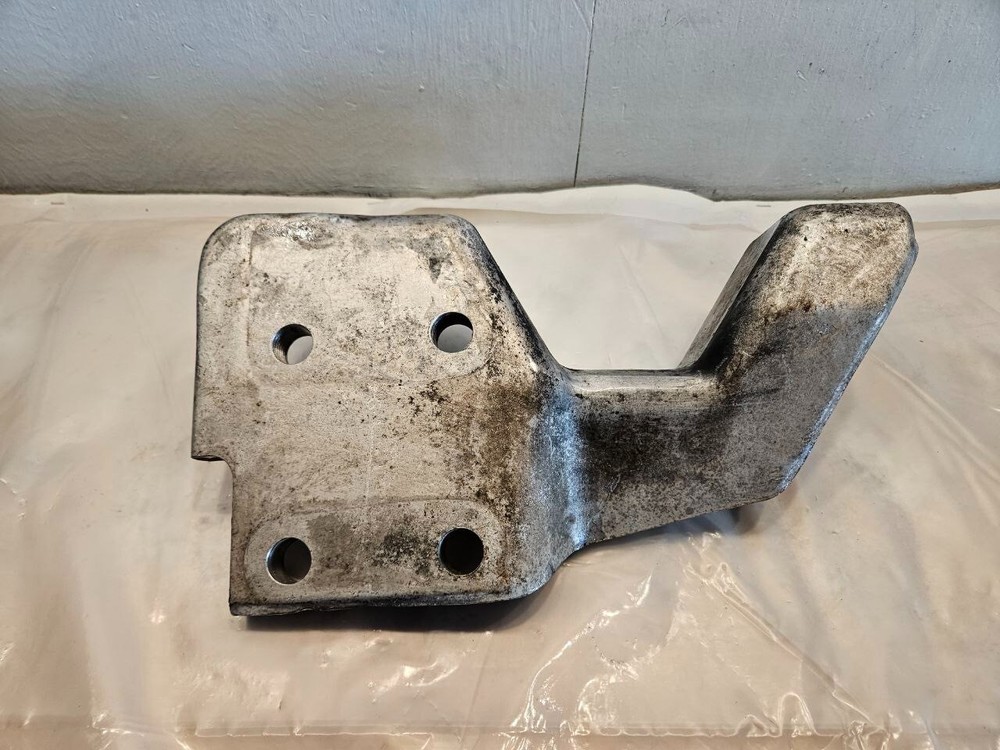 CAT C12 DIESEL ENGINE MOUNT ENGINE REAR 3685582 F6HT6096EA OEM