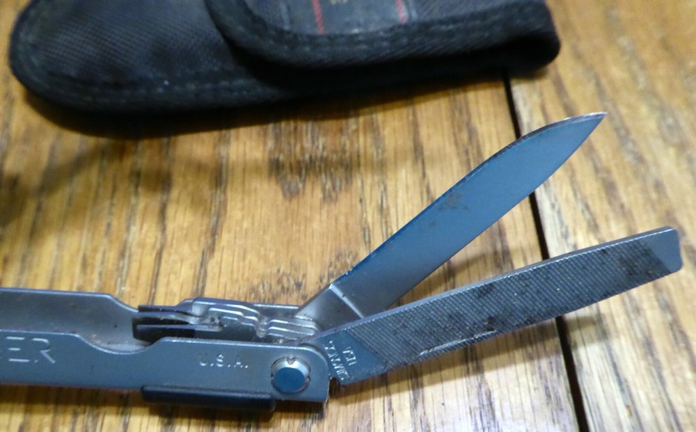 Gerber multitool. Multi Plier