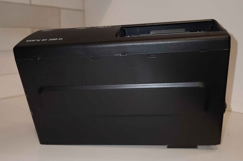 2000 C5 Corvette Pioneer 12-Disc CD Player
