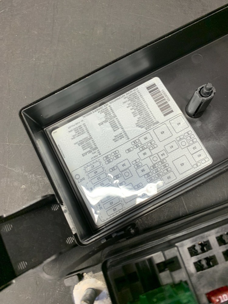 2000 CORVETTE C5 OEM 15329394 ENGINE BAY FUSE BOX PANEL