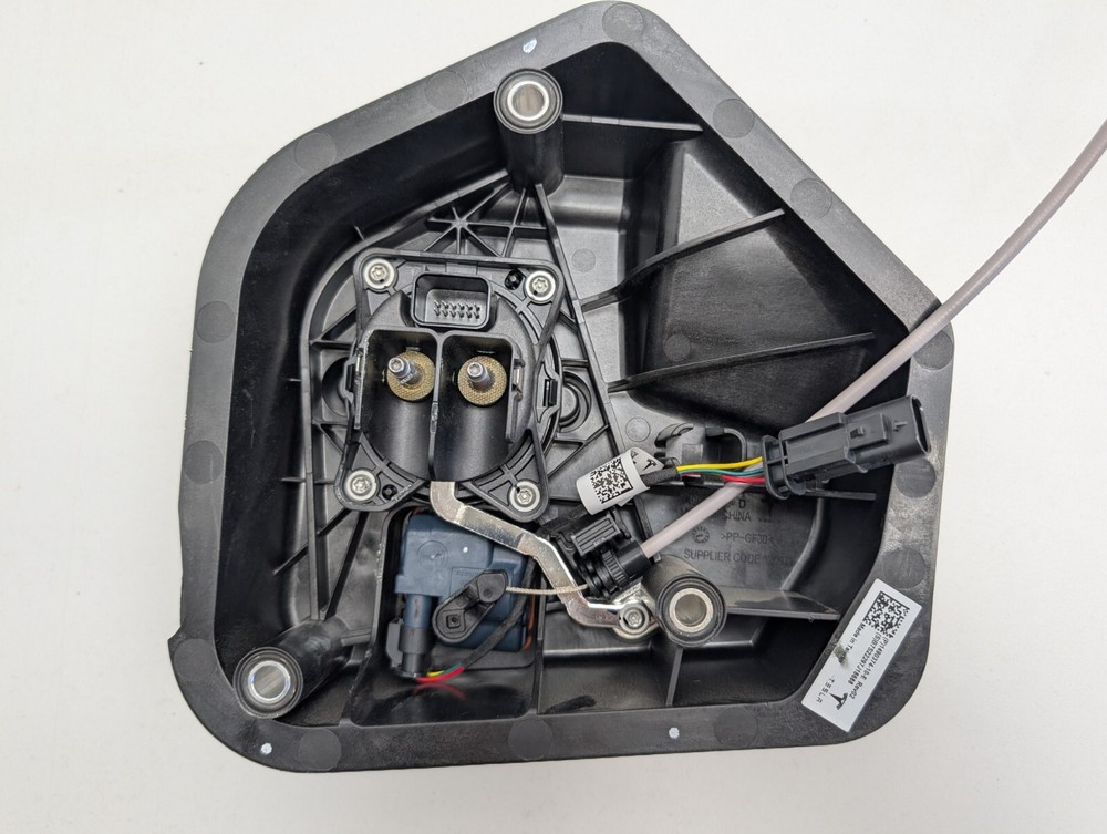 Tesla Model Y Charging Port Inlet Socket Control Module 1490374-10-E OEM
