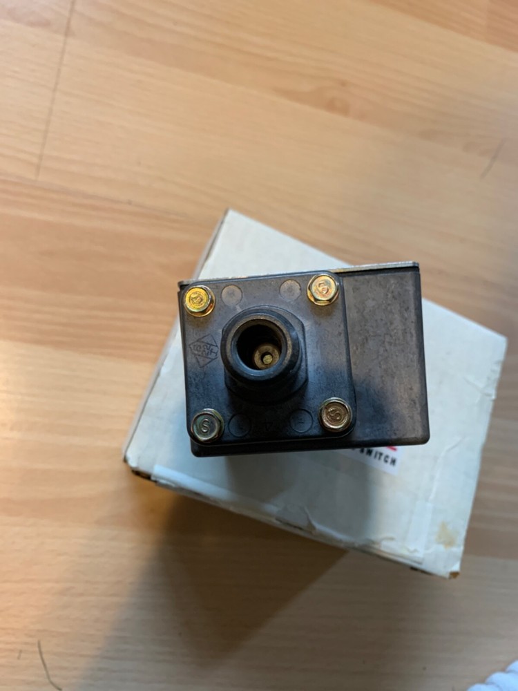 CAPP/USA PRESSURE ACTUATED SWITCH