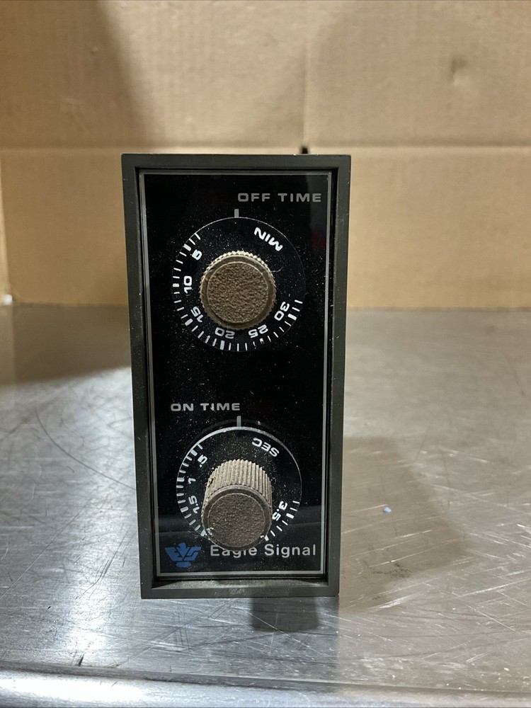 Eagle Signal Controls Miniflex DA1010A3 Timer- USED