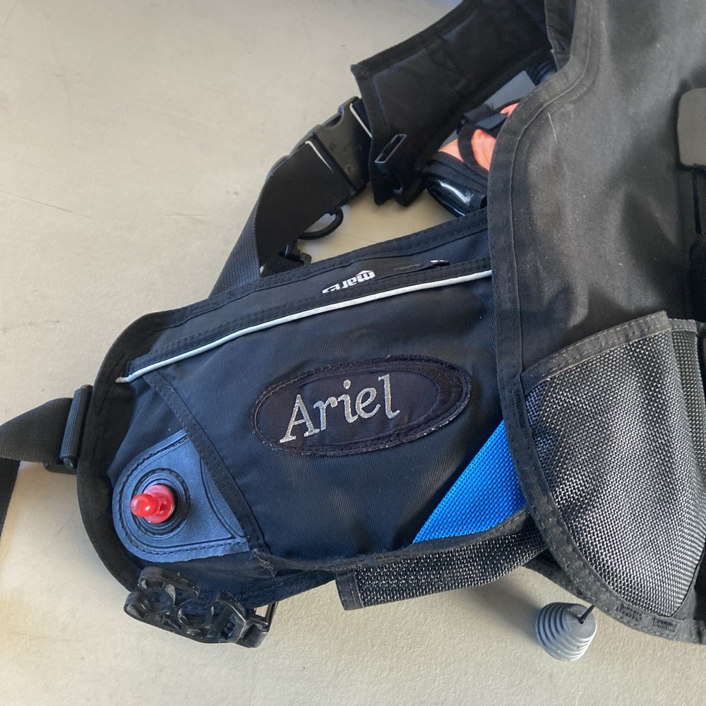 Mares Ariel Diving Vest Size Medium.