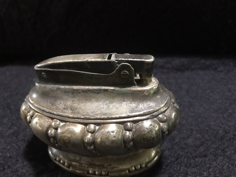 Vintage Ronson Queen Ann Silverplate Table Lighter