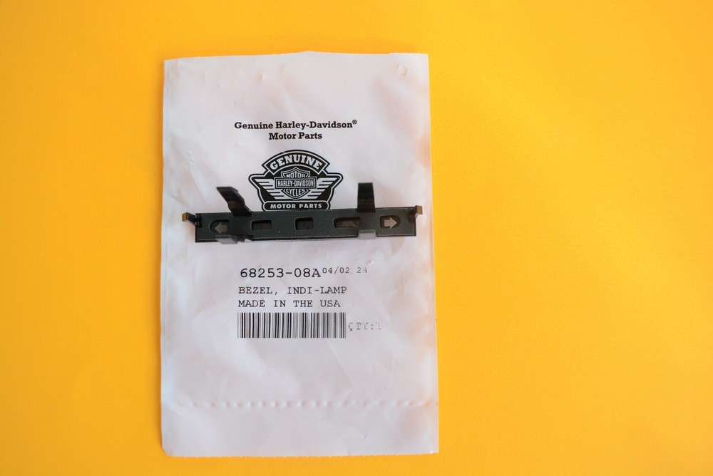 HARLEY DAVIDSON NEW OEM BEZEL INDICATOR LAMP FROM 2008 LIGHTING DASHCOVER LENS