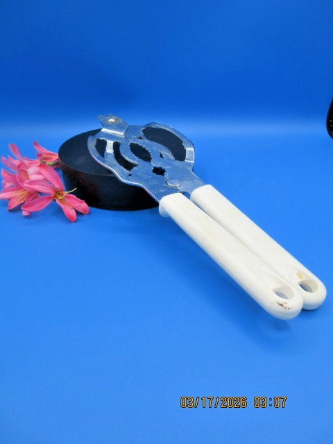 Multifunctional Kitchen Tool Jar & Bottle Opener