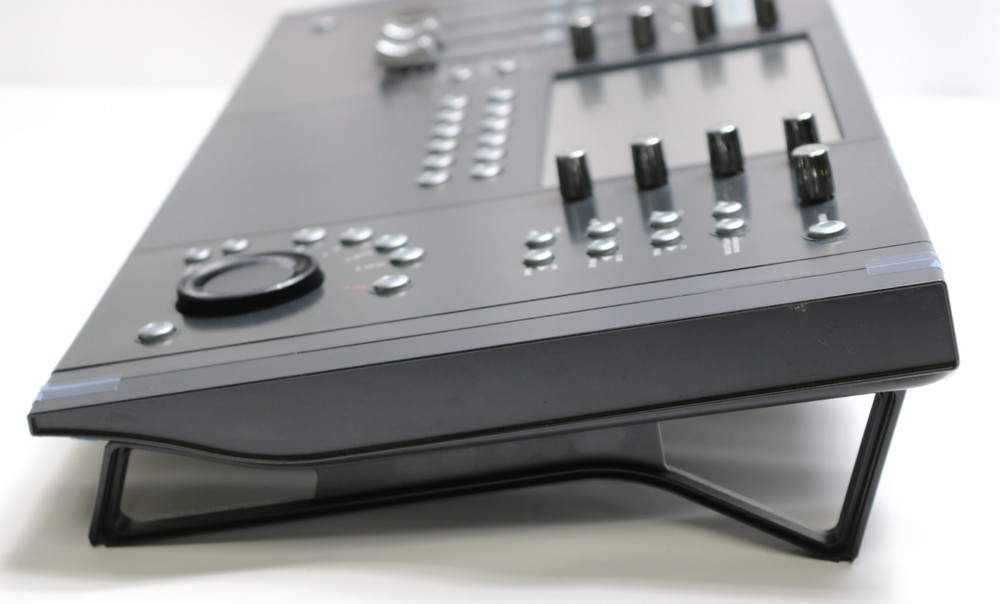 Avid Artist Control Touch Screen Control Surface with 4-Faders - READ!!!!!