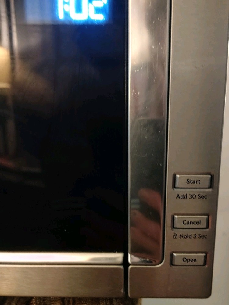 Kitchen Aide Over-Range Low Profile Microwave Range Hood 1.1 Cu. Ft WML55011HS