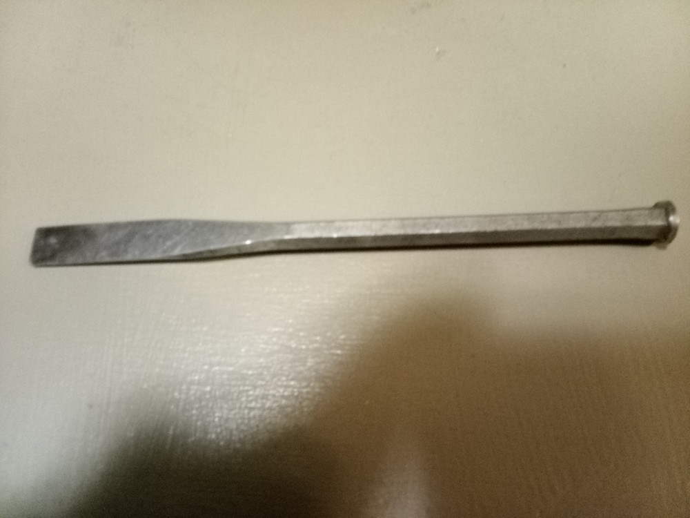 Vintage Crafsman 1/2" Circle G Cold Chisel. 7-1/2" long. Very nice.